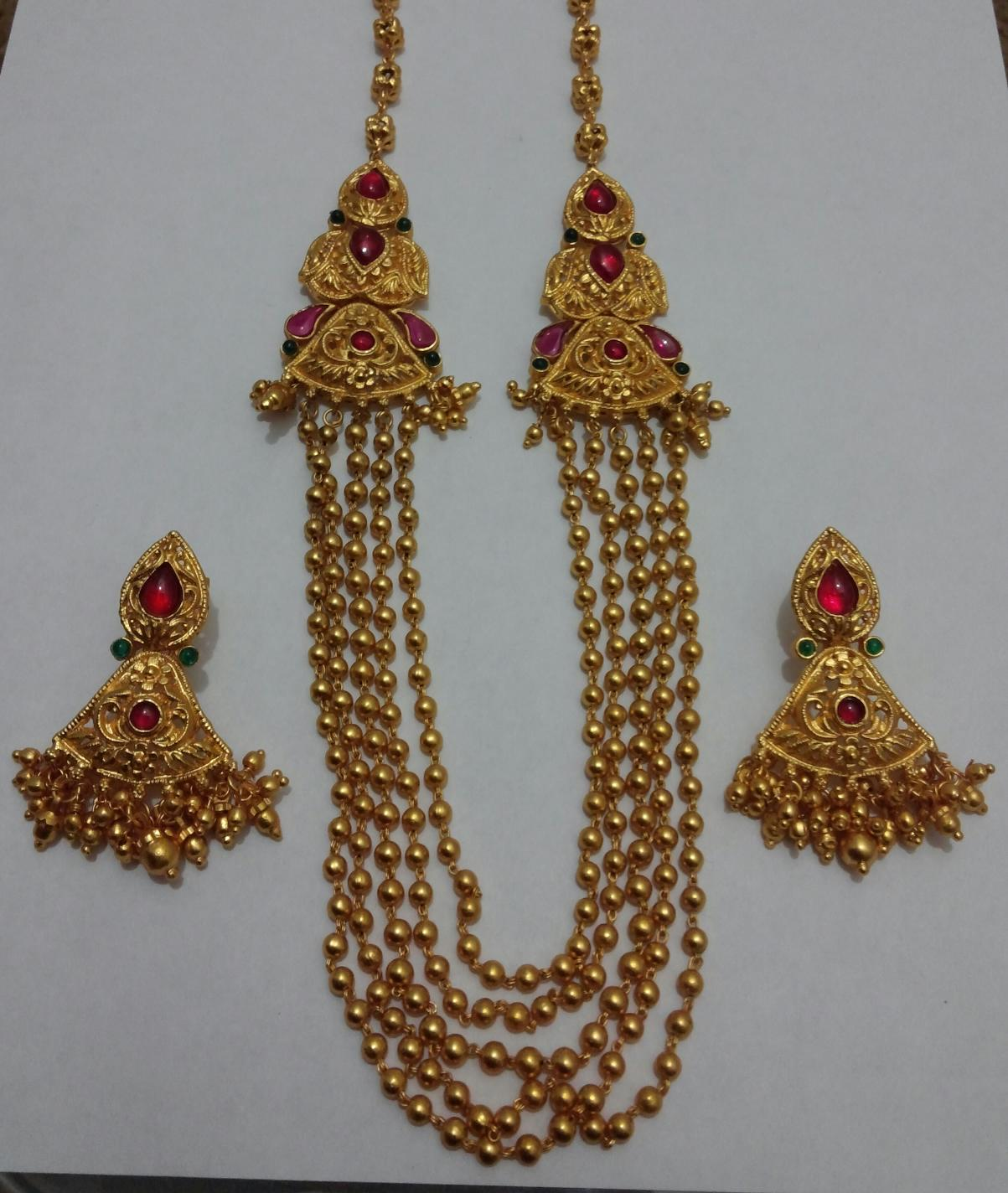 Necklace set